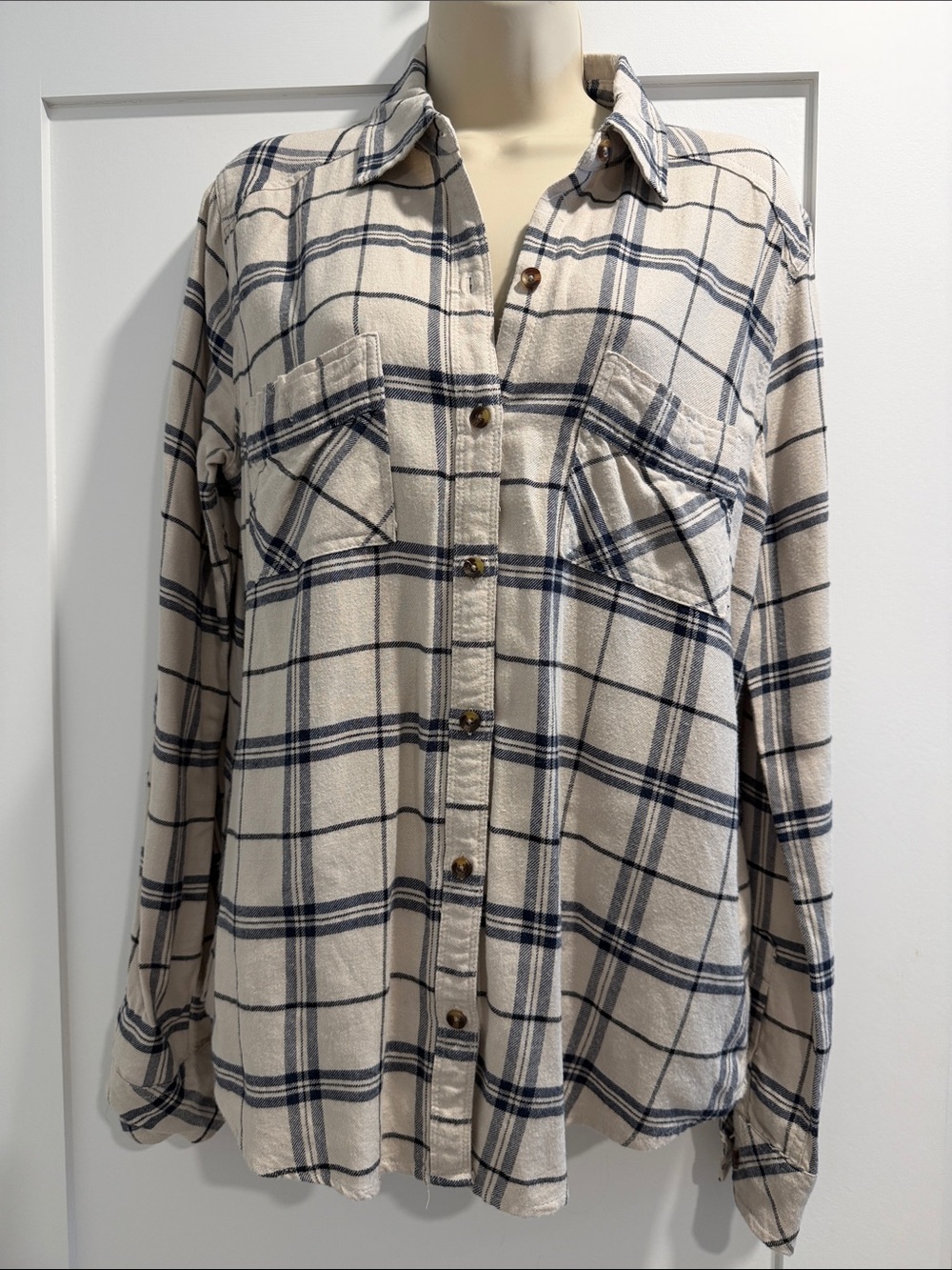 Abercrombie and Fitch Woman’s Plaid Button-Up Shirt - Cream with Navy Check